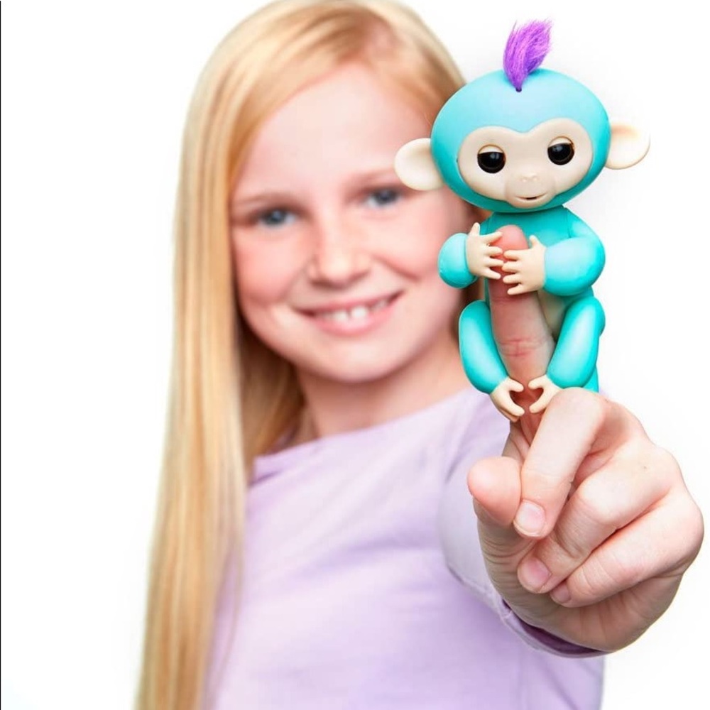 Fingerlings Monkey - Zoe (Seafoam Green with Purple hair) - Interactive Baby Pet